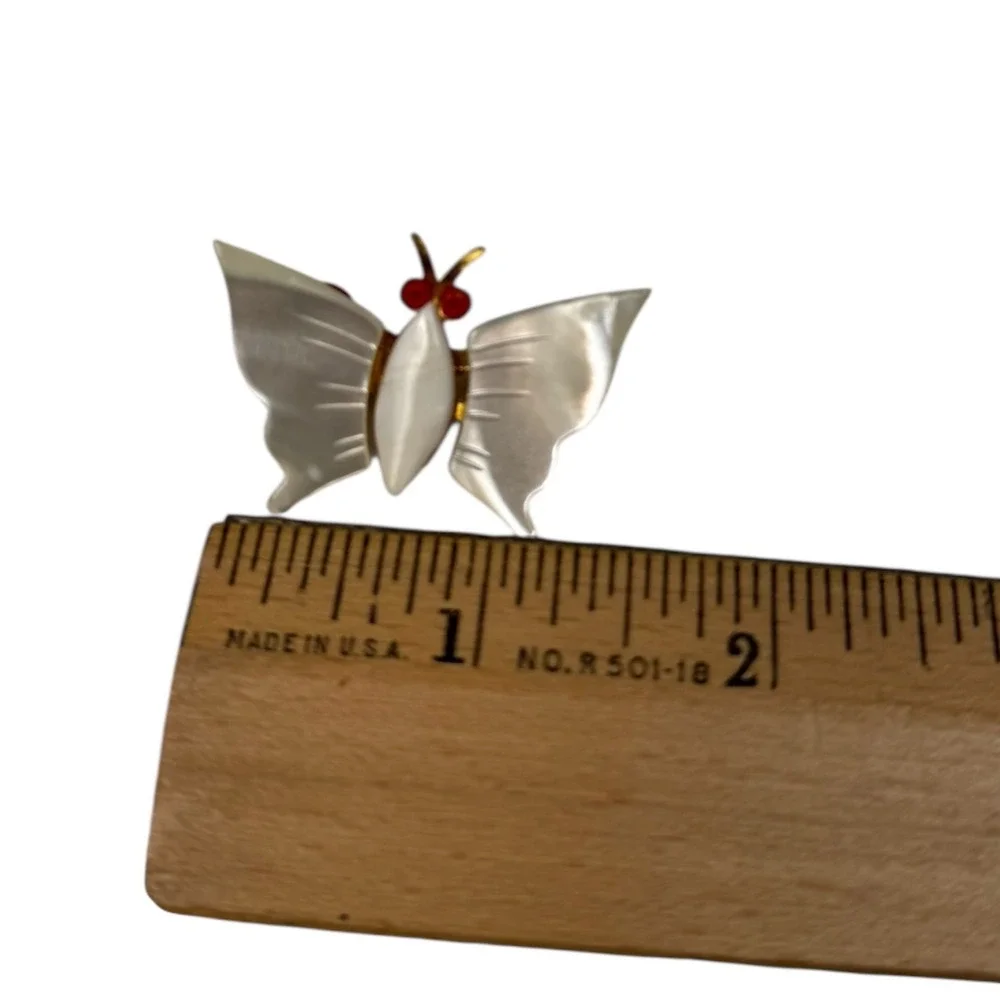 Vintage Butterfly Brooch Pin Iridescent Mother of Pearl Gold Tone‎ Red Accents